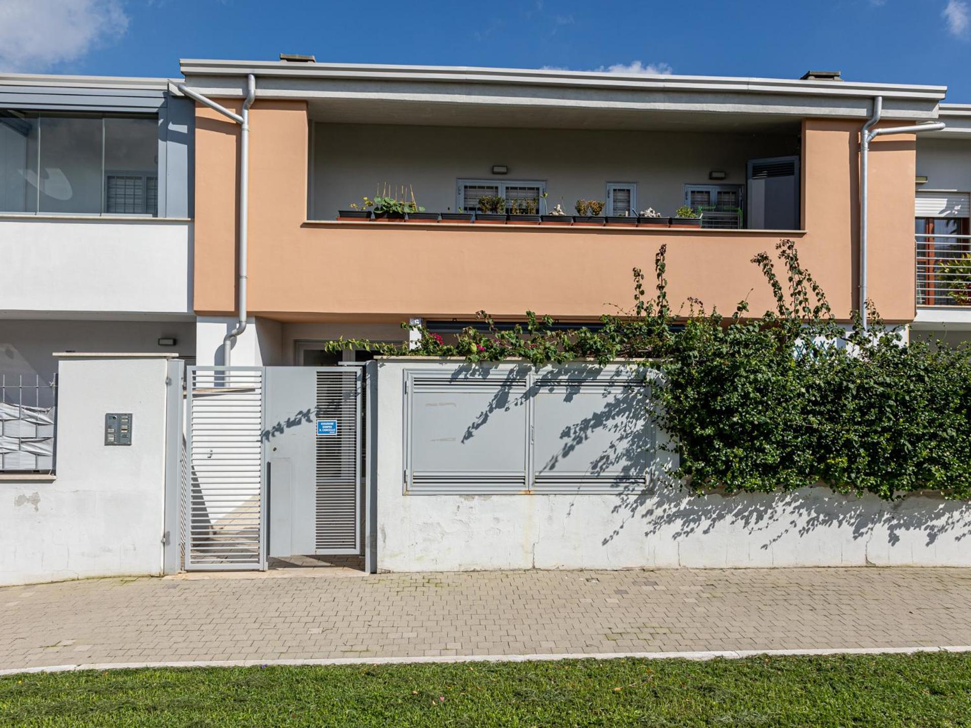 Mrb Real Estate - Maison Ludovica - Monolocale Moderno Con Giardino Frattocchie Exterior foto