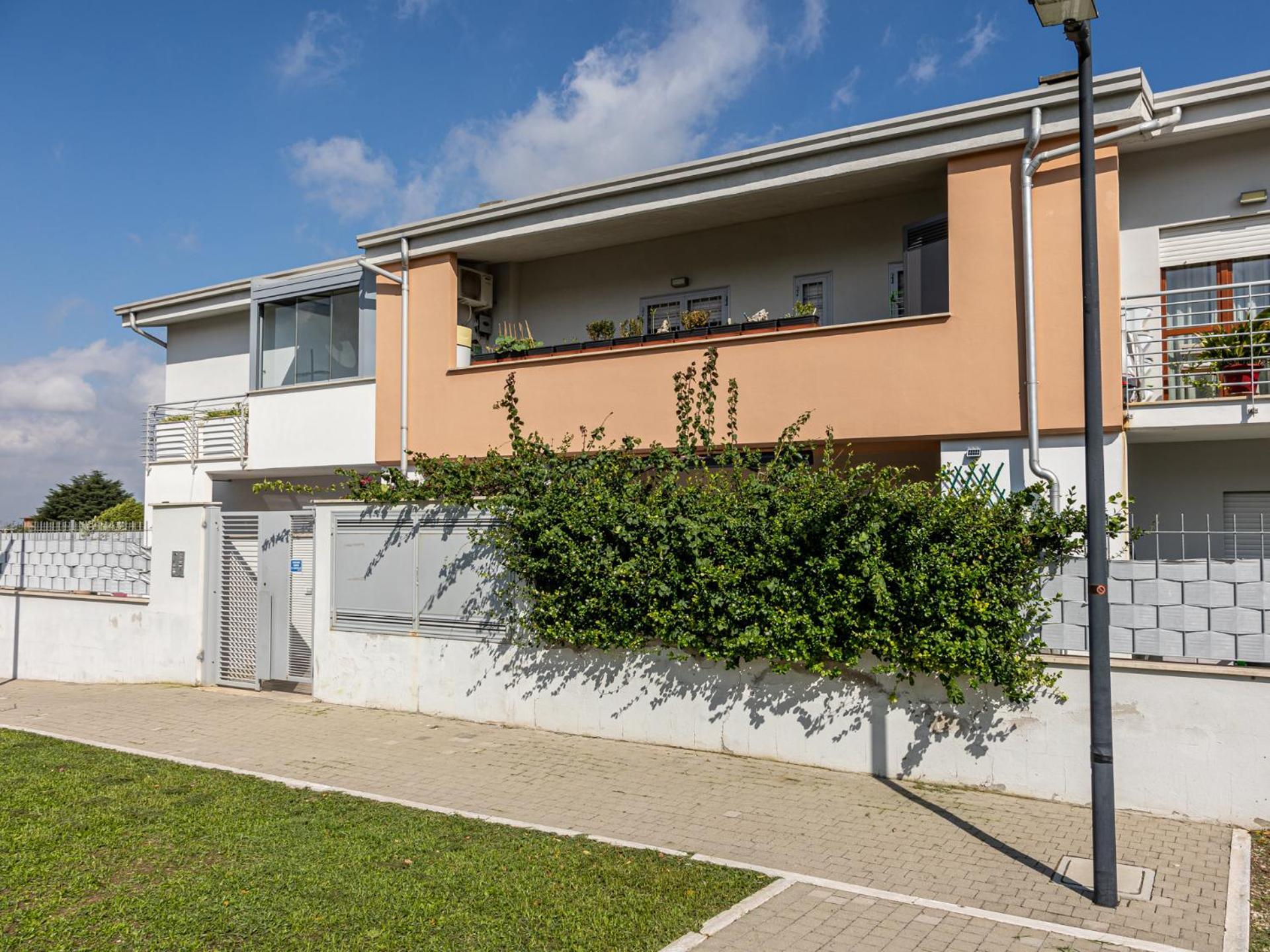Mrb Real Estate - Maison Ludovica - Monolocale Moderno Con Giardino Frattocchie Exterior foto