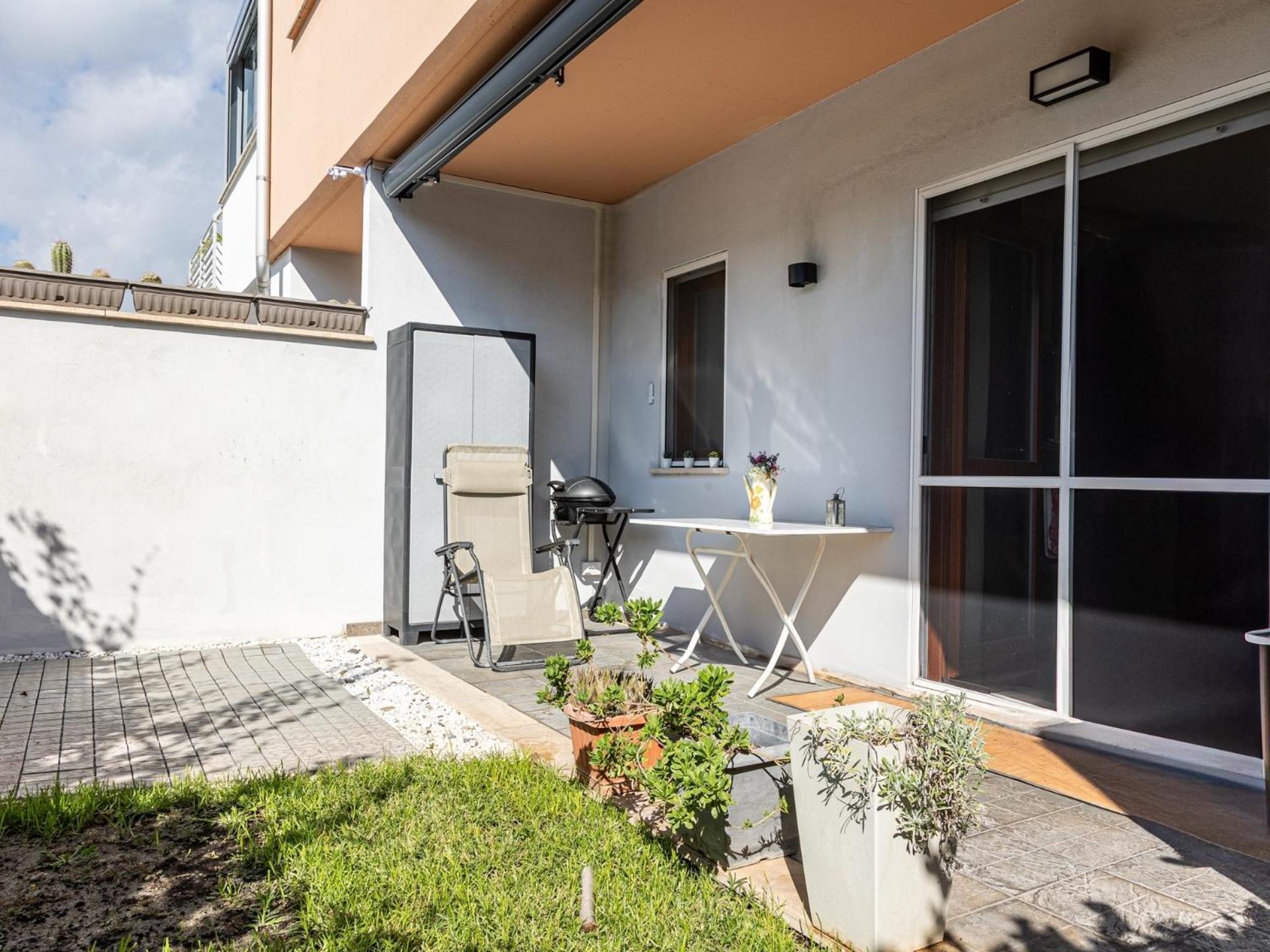 Mrb Real Estate - Maison Ludovica - Monolocale Moderno Con Giardino Frattocchie Exterior foto